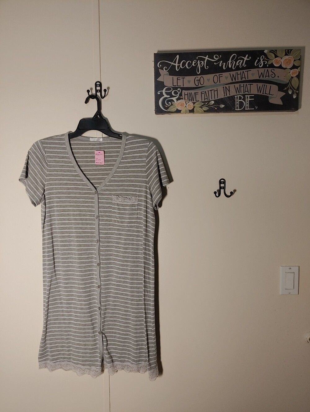 Small Ekouaer Grey And White Striped Short Sleeve Night Shirt With Gray Lace